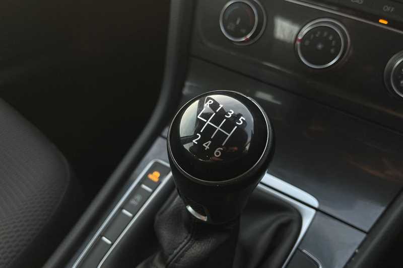 Used Volkswagen Golf 2018 for sale - 77146833: Photo 30