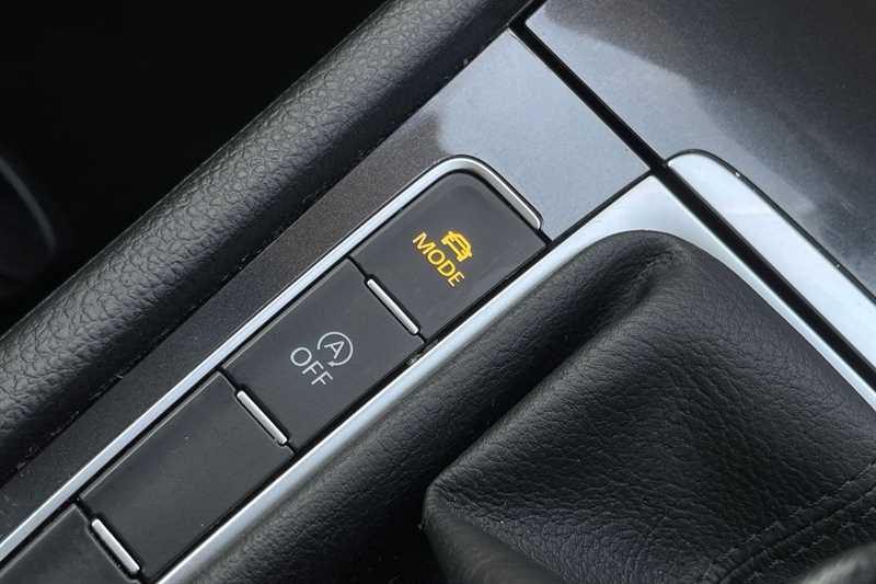 Used Volkswagen Golf 2018 for sale - 77146833: Photo 32