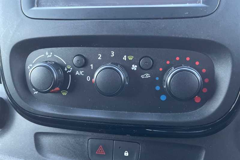 Used Vauxhall Vivaro 2017 for sale - 77740230: Photo 15