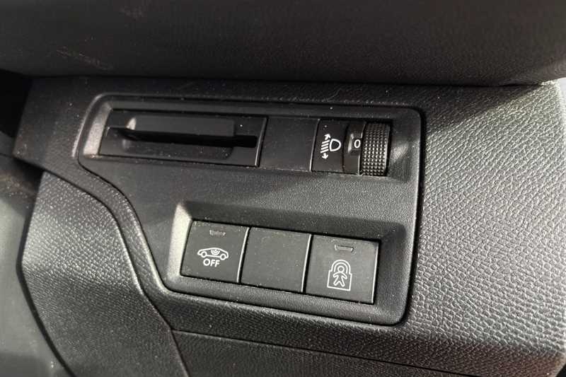 Used Peugeot 3008 2017 for sale - 77576698: Photo 25