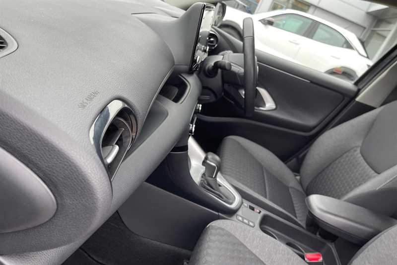 Used Toyota Yaris 2023 for sale - 77841784: Photo 42