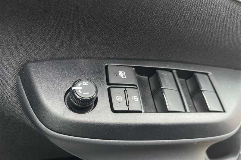 Used Toyota Yaris 2023 for sale - 77513254: Photo 37