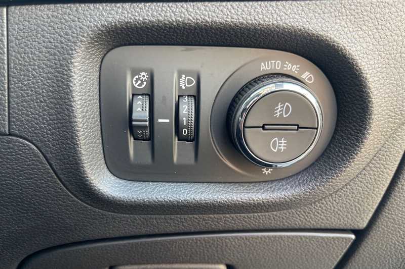 Used Vauxhall Astra 2018 for sale - 76361731: Photo 25