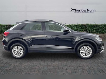 Used Volkswagen T-Roc 2022 for sale - 77146303: Photo