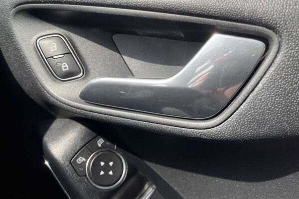 Used Ford Fiesta 2018 for sale - 76086974: Photo 31