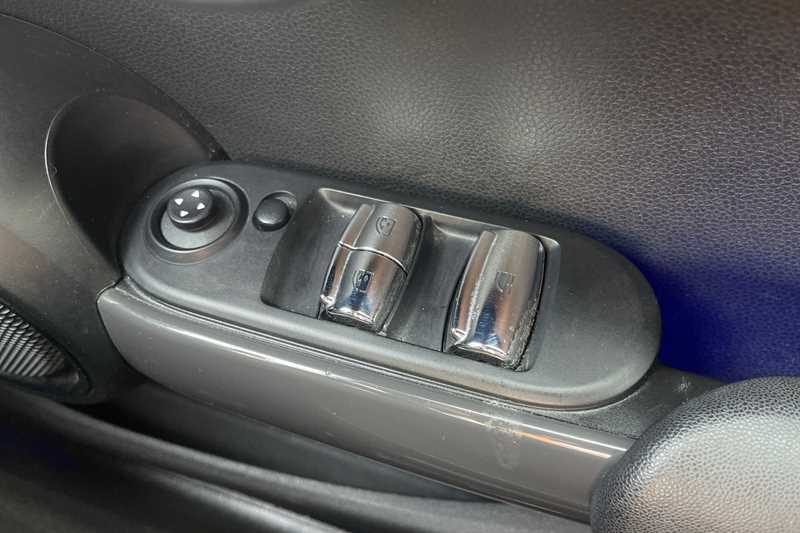 Used MINI Convertible 2018 for sale - 77146329: Photo 17