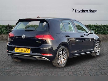 Used Volkswagen Golf 2018 for sale - 76978114: Photo