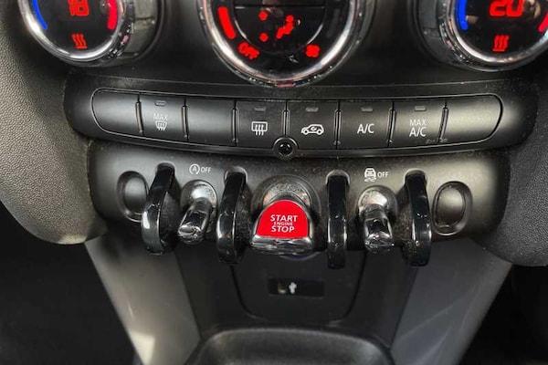 Used MINI Convertible 2018 for sale - 76204494: Photo 28