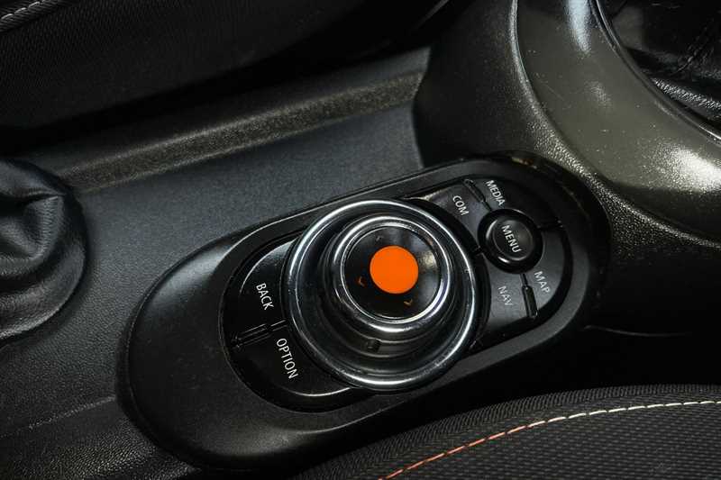 Used MINI Convertible 2018 for sale - 76204494: Photo 30