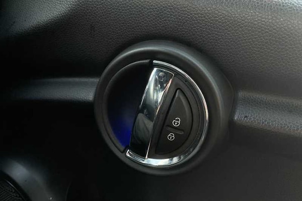 Used MINI Convertible 2018 for sale - 76204494: Photo 34