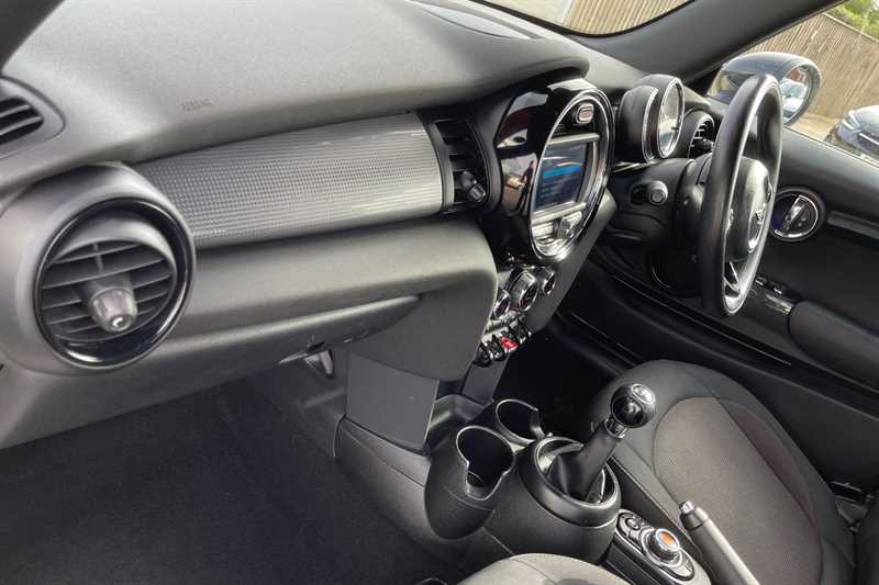 Used MINI Convertible 2018 for sale - 76204494: Photo 37