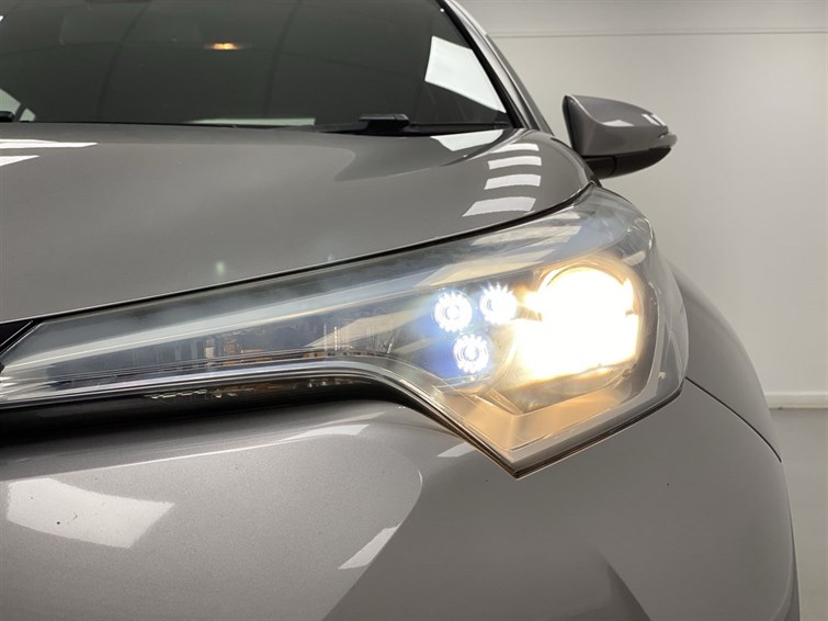 Used Toyota C-HR 2017 for sale - 77210452: Photo 21