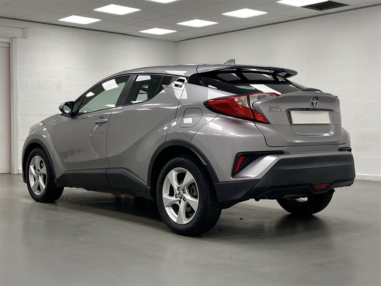 Used Toyota C-HR 2017 for sale - 77210452: Photo 3