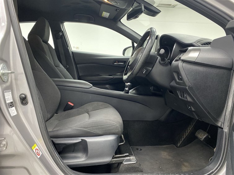 Used Toyota C-HR 2017 for sale - 77210452: Photo 32