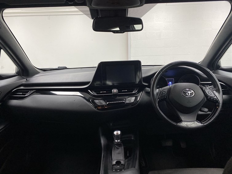 Used Toyota C-HR 2017 for sale - 77210452: Photo 4