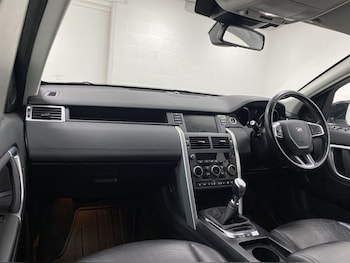 Used Land Rover Discovery Sport 2018 for sale - 78431050: Photo