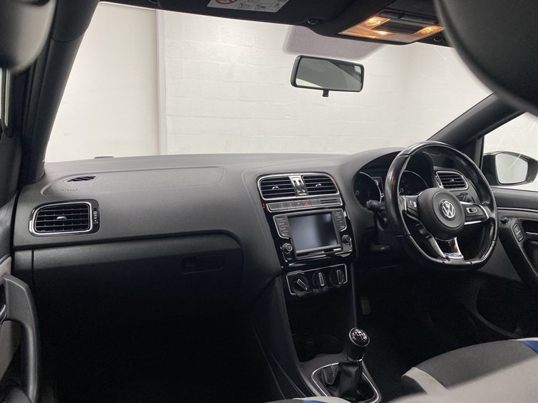 Used Volkswagen Polo 2016 for sale - 77575907: Photo 2