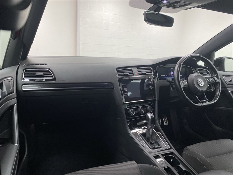 Used Volkswagen Golf 2018 for sale - 77785590: Photo 2