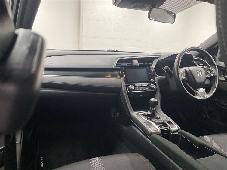 Used Honda Civic 2021 for sale - 77268790: Photo 2