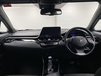 Used Toyota C-HR 2019 for sale - 79000895: Photo