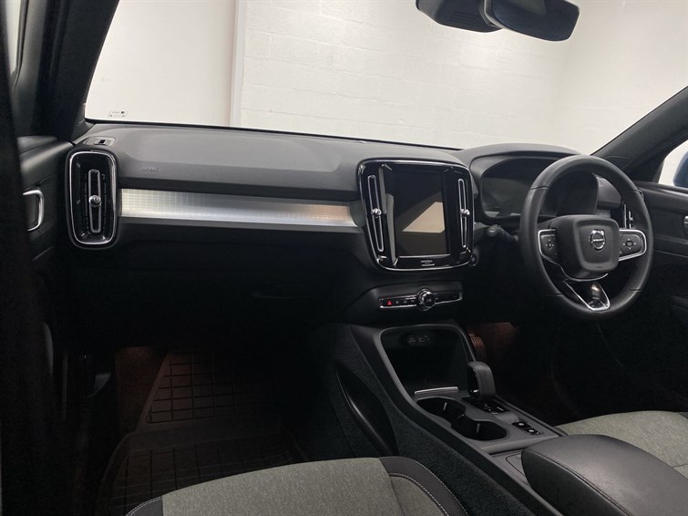 Used Volvo XC40 2022 for sale - 77210592: Photo 2