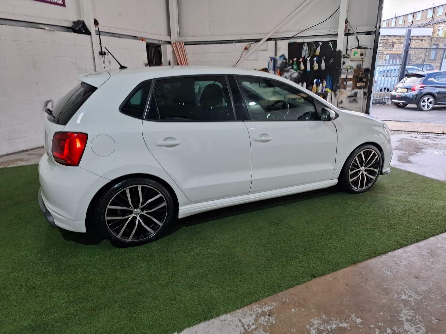 Used Volkswagen Polo 2016 for sale - 76185939: Photo 11