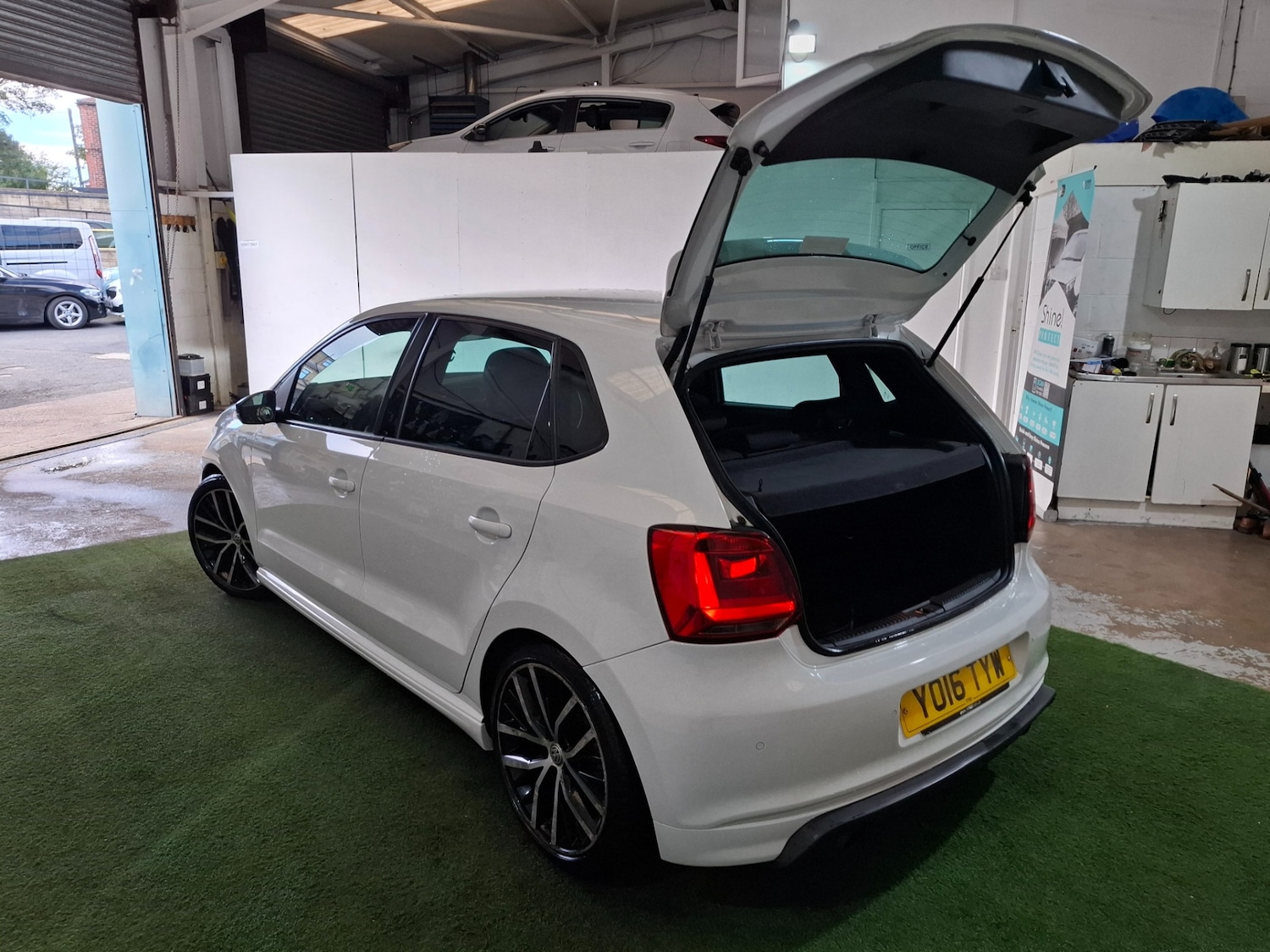 Used Volkswagen Polo 2016 for sale - 76185939: Photo 14