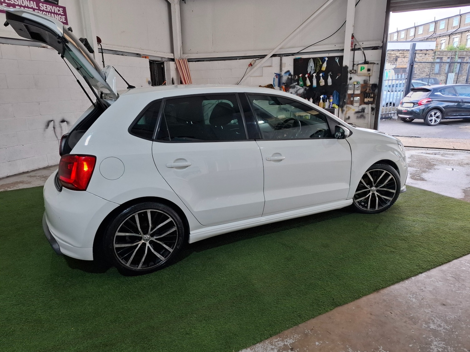 Used Volkswagen Polo 2016 for sale - 76185939: Photo 17