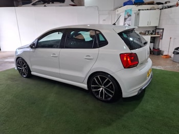 Used Volkswagen Polo 2016 for sale - 76185939: Photo