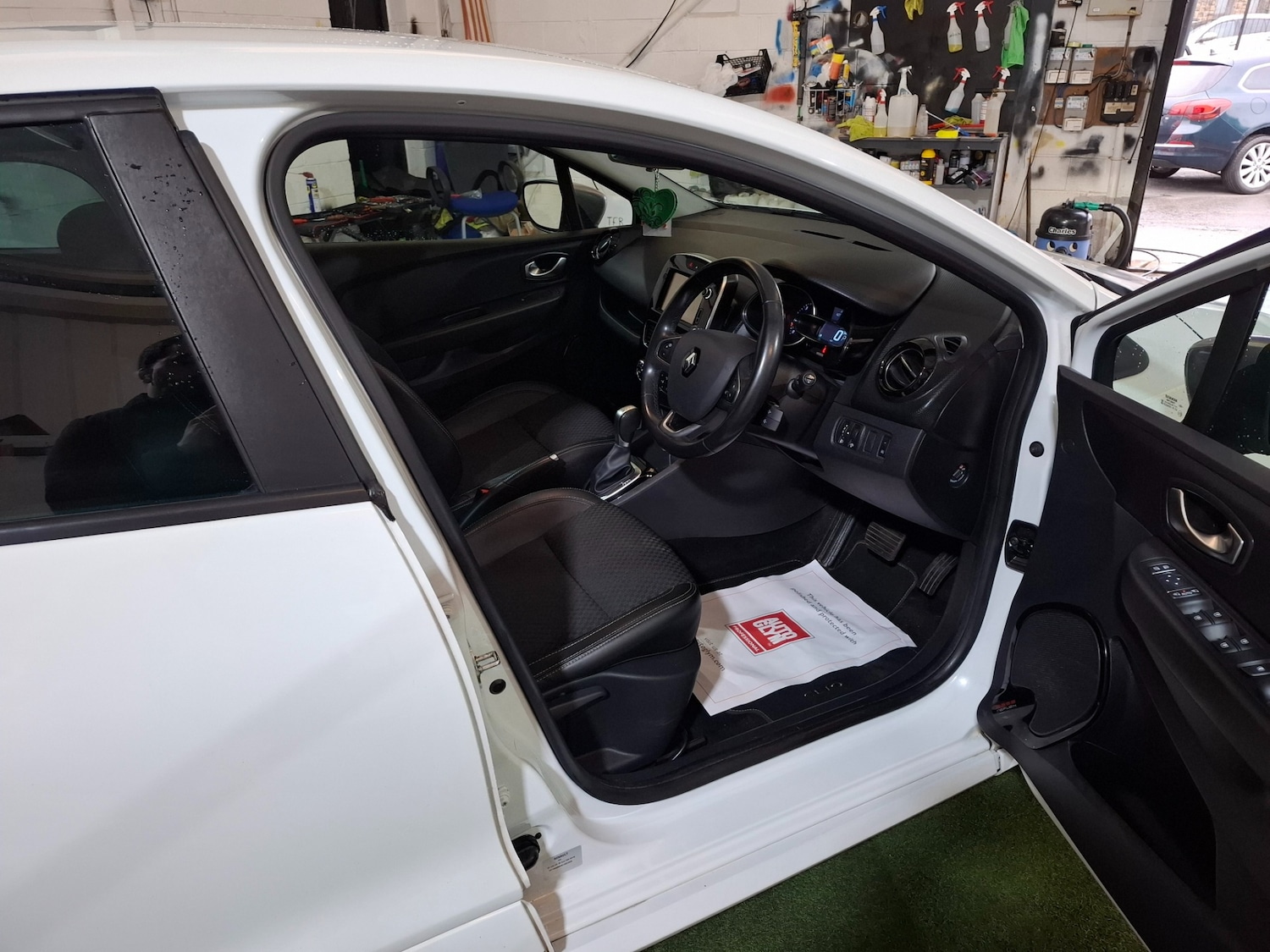 Used Renault Clio 2018 for sale - 77676438: Photo 14