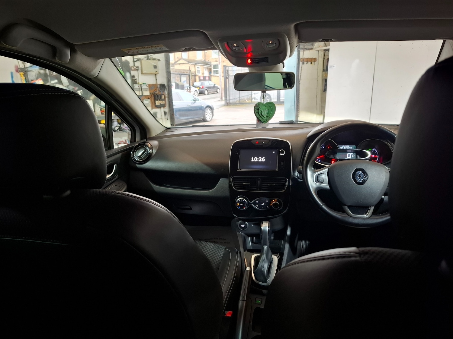 Used Renault Clio 2018 for sale - 77676438: Photo 16