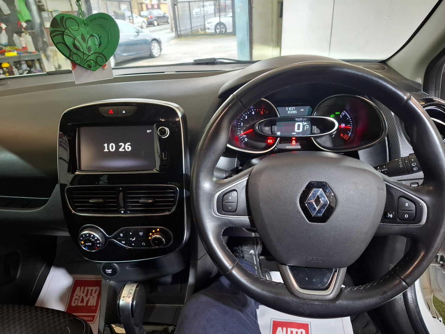 Used Renault Clio 2018 for sale - 77676438: Photo 17