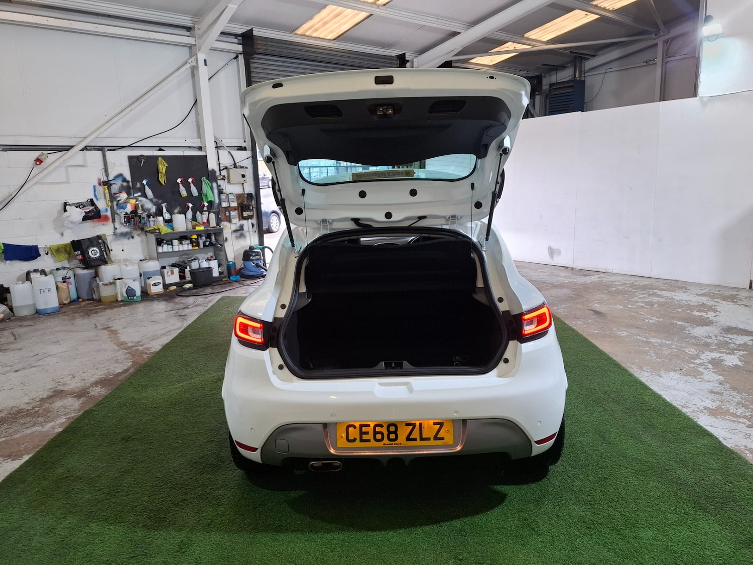 Used Renault Clio 2018 for sale - 77676438: Photo 9