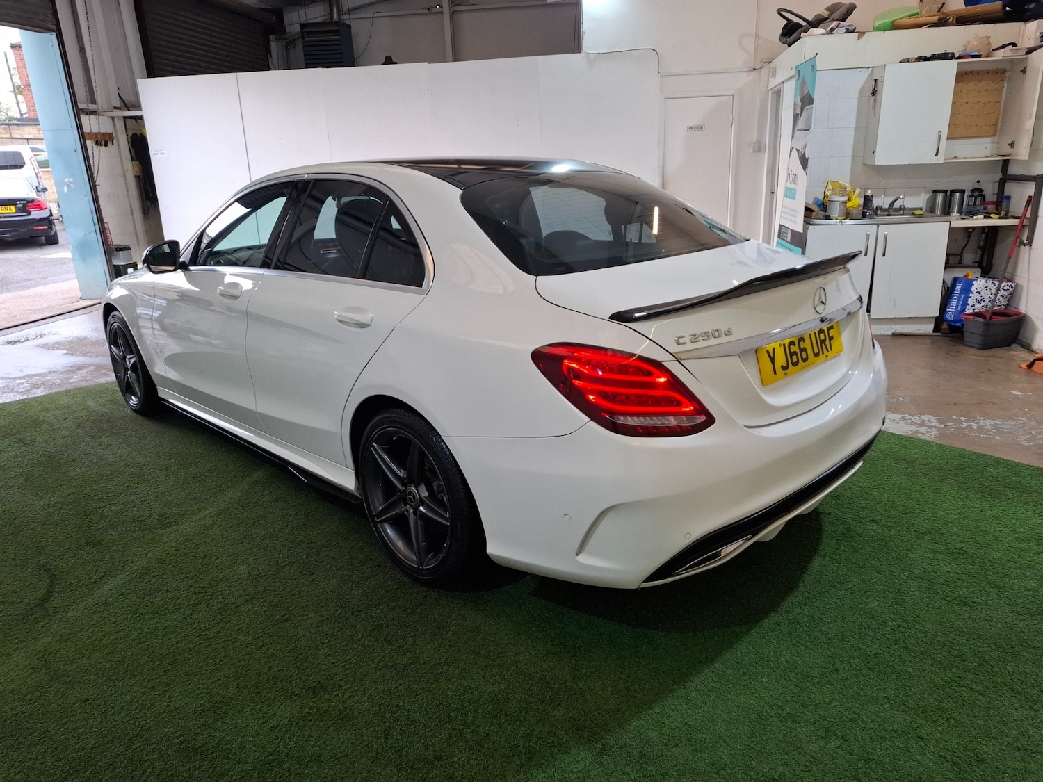 Used Mercedes-Benz C Class 2016 for sale - 76314125: Photo 16