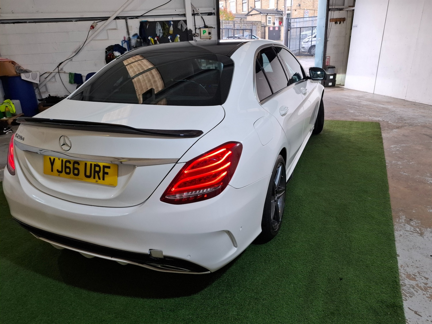 Used Mercedes-Benz C Class 2016 for sale - 76314125: Photo 3