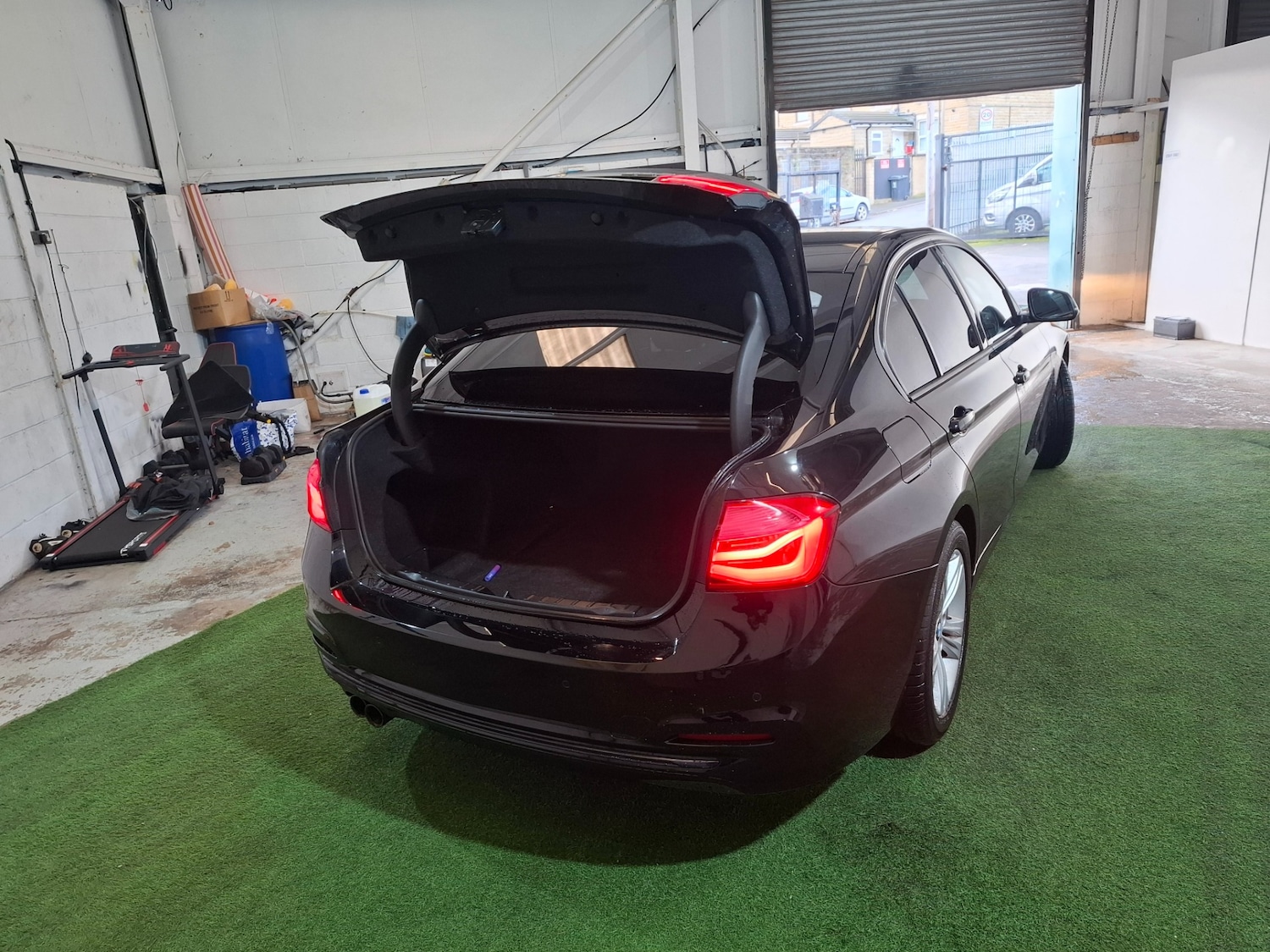 Used BMW 3 Series 2017 for sale - 77172901: Photo 5