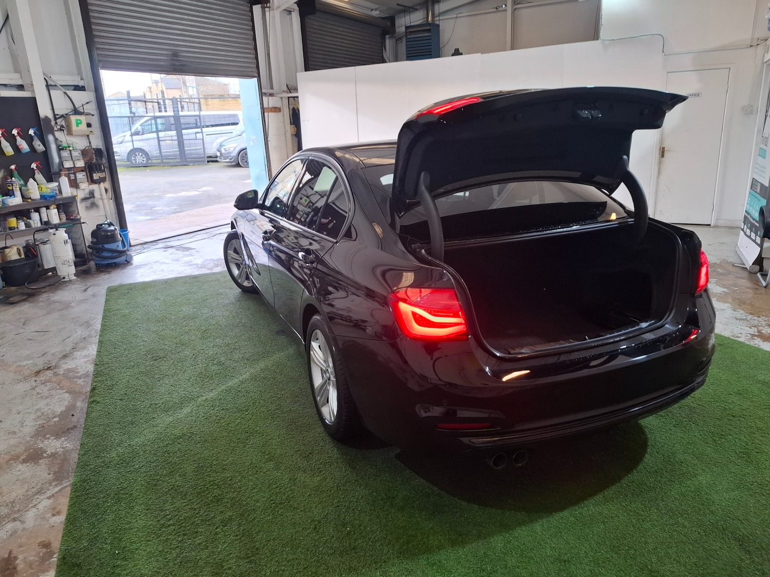 Used BMW 3 Series 2017 for sale - 77172901: Photo 6