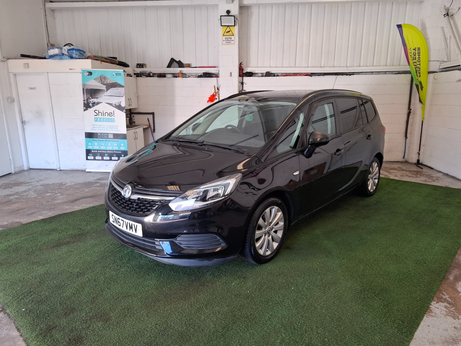 Used Vauxhall Zafira 2017 for sale - 77556056: Photo 2