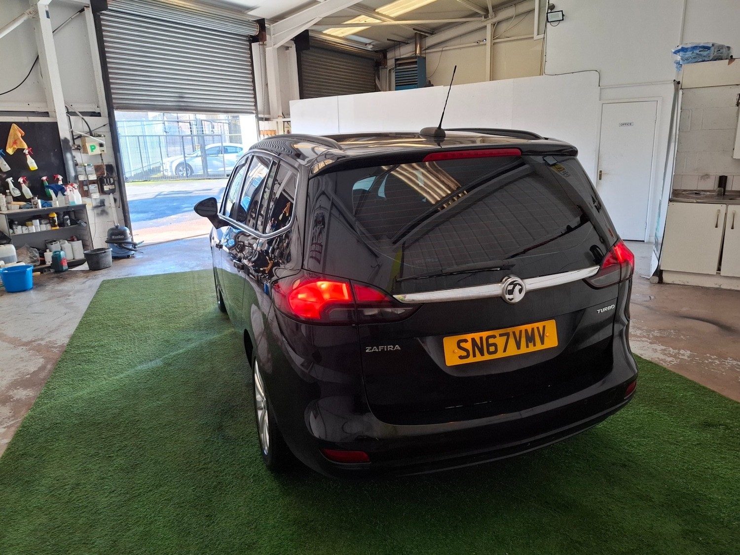 Used Vauxhall Zafira 2017 for sale - 77556056: Photo 3