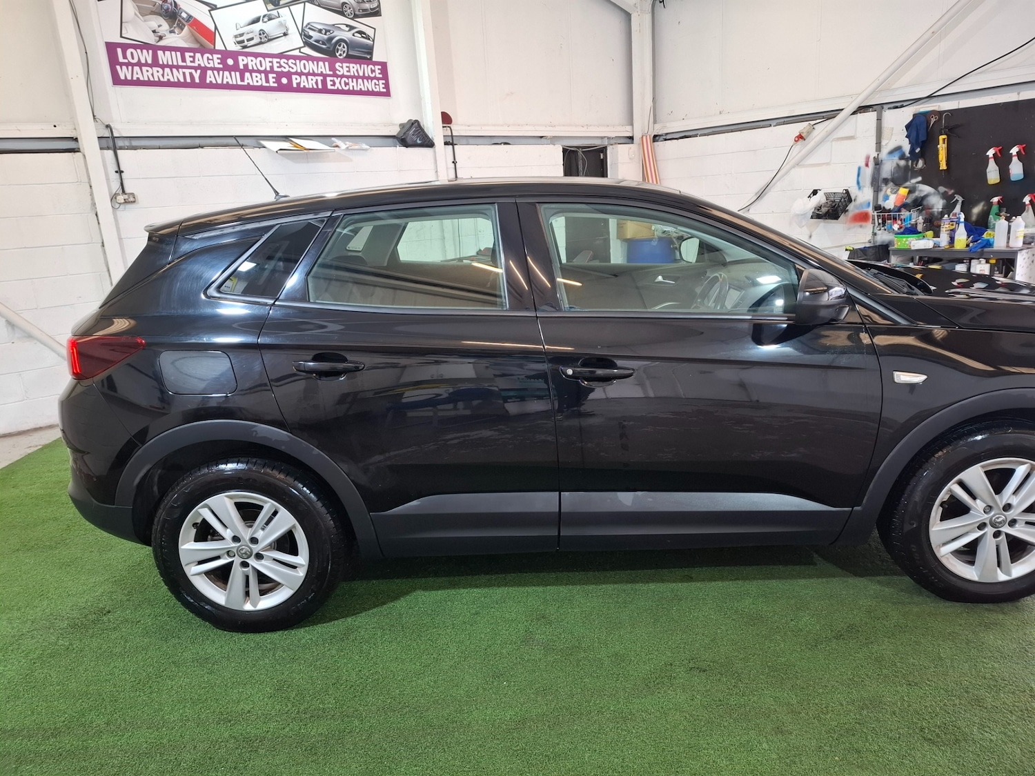 Used Vauxhall Grandland X 2018 for sale - 77172902: Photo 2