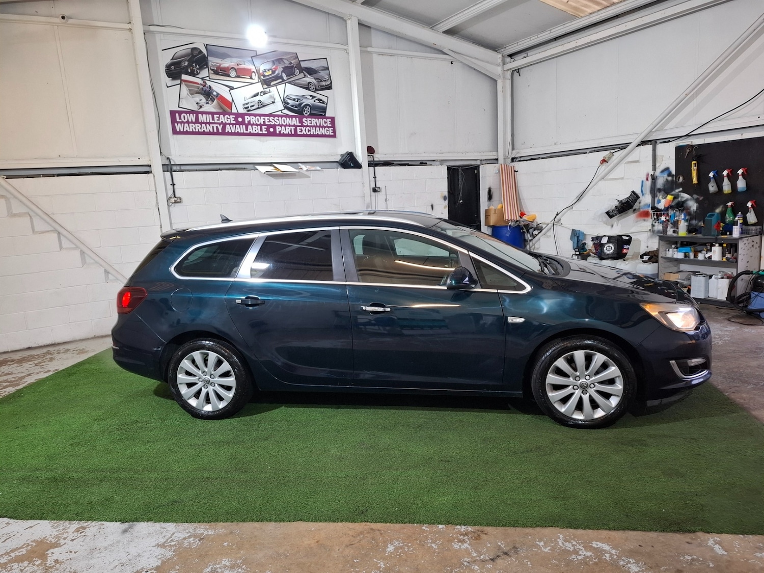 Used Vauxhall Astra 2015 for sale - 77233710: Photo 4