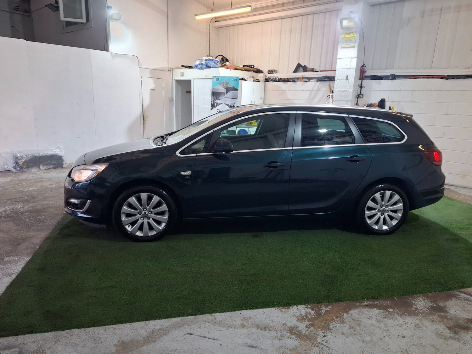 Used Vauxhall Astra 2015 for sale - 77233710: Photo 7