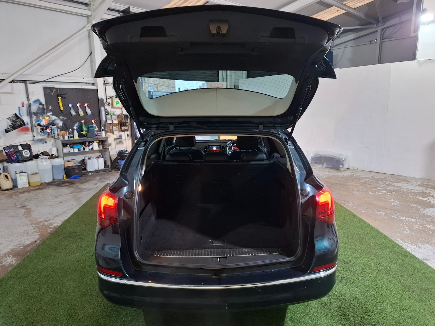 Used Vauxhall Astra 2015 for sale - 77233710: Photo 9