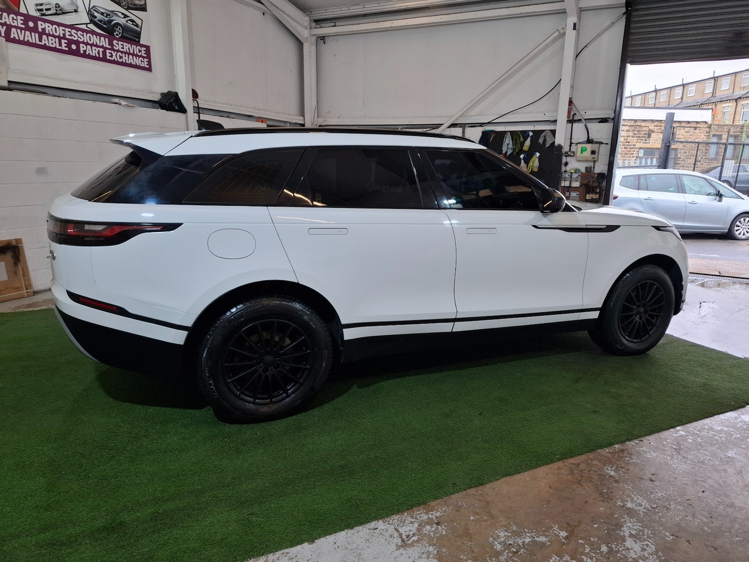 Used Land Rover Range Rover Velar 2018 for sale - 76314112: Photo 16