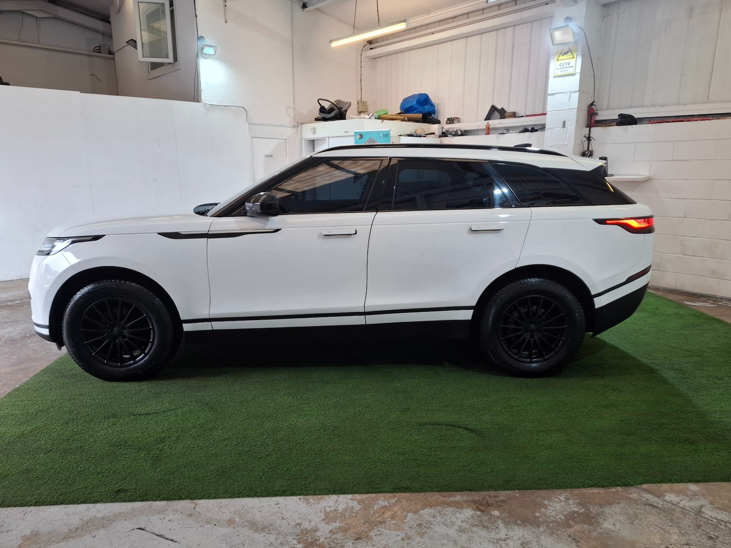 Used Land Rover Range Rover Velar 2018 for sale - 76314112: Photo 21