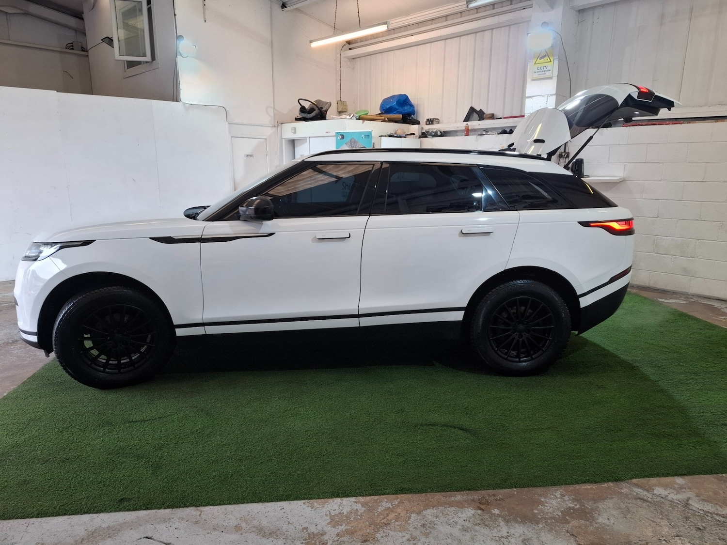 Used Land Rover Range Rover Velar 2018 for sale - 76314112: Photo 27