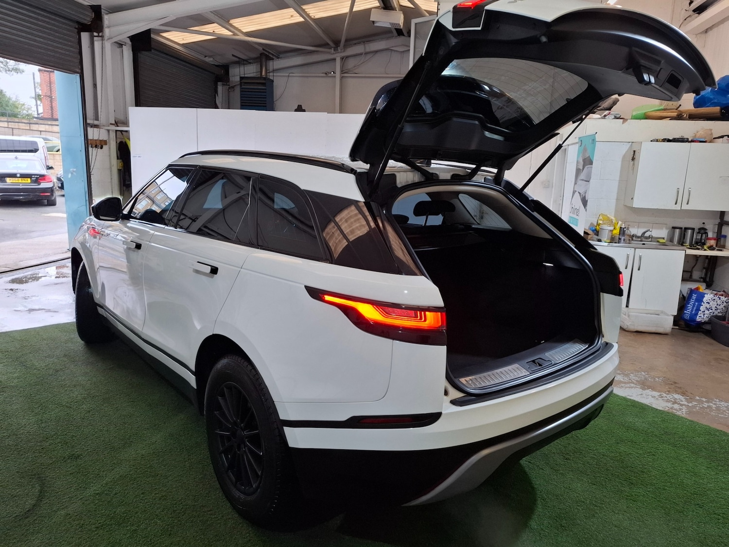 Used Land Rover Range Rover Velar 2018 for sale - 76314112: Photo 29