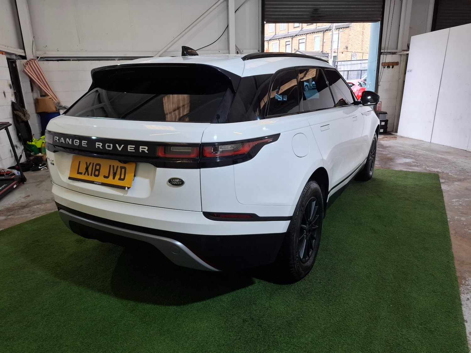 Used Land Rover Range Rover Velar 2018 for sale - 76314112: Photo 3