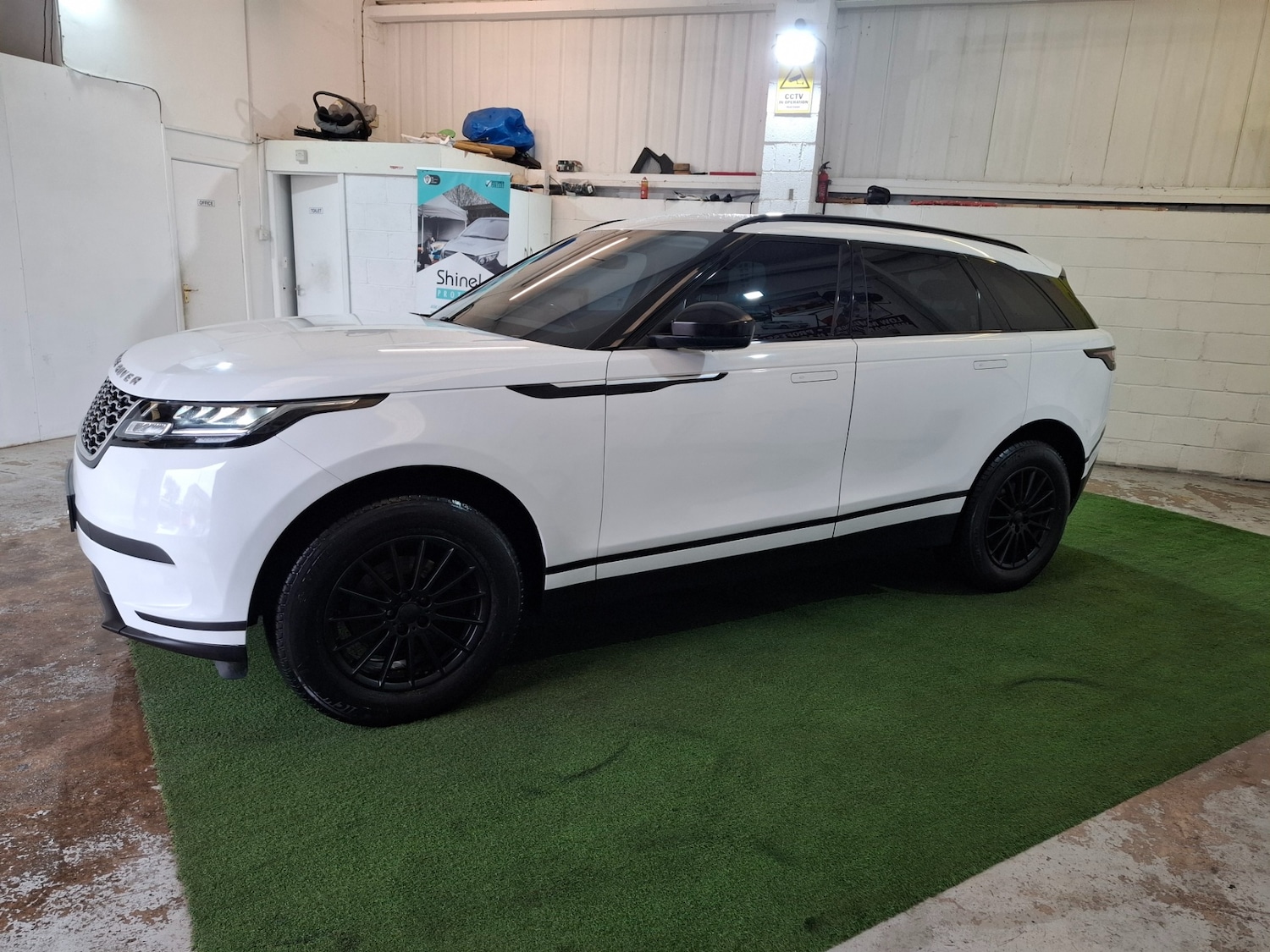 Used Land Rover Range Rover Velar 2018 for sale - 76314112: Photo 31
