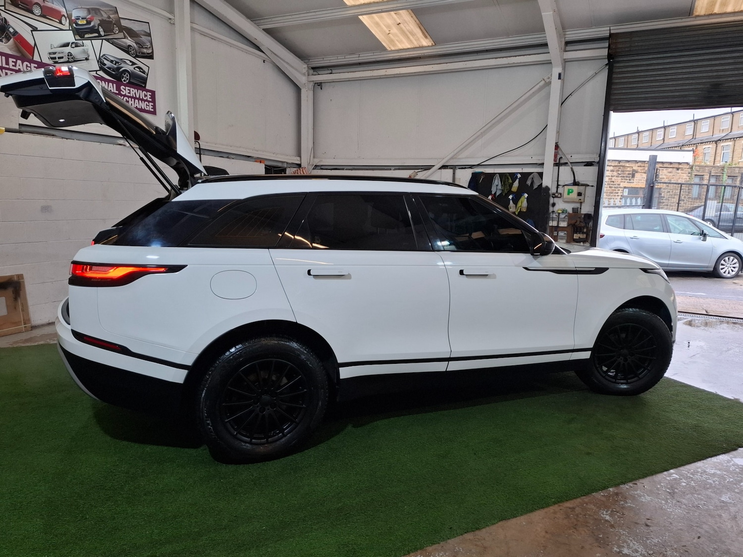 Used Land Rover Range Rover Velar 2018 for sale - 76314112: Photo 35